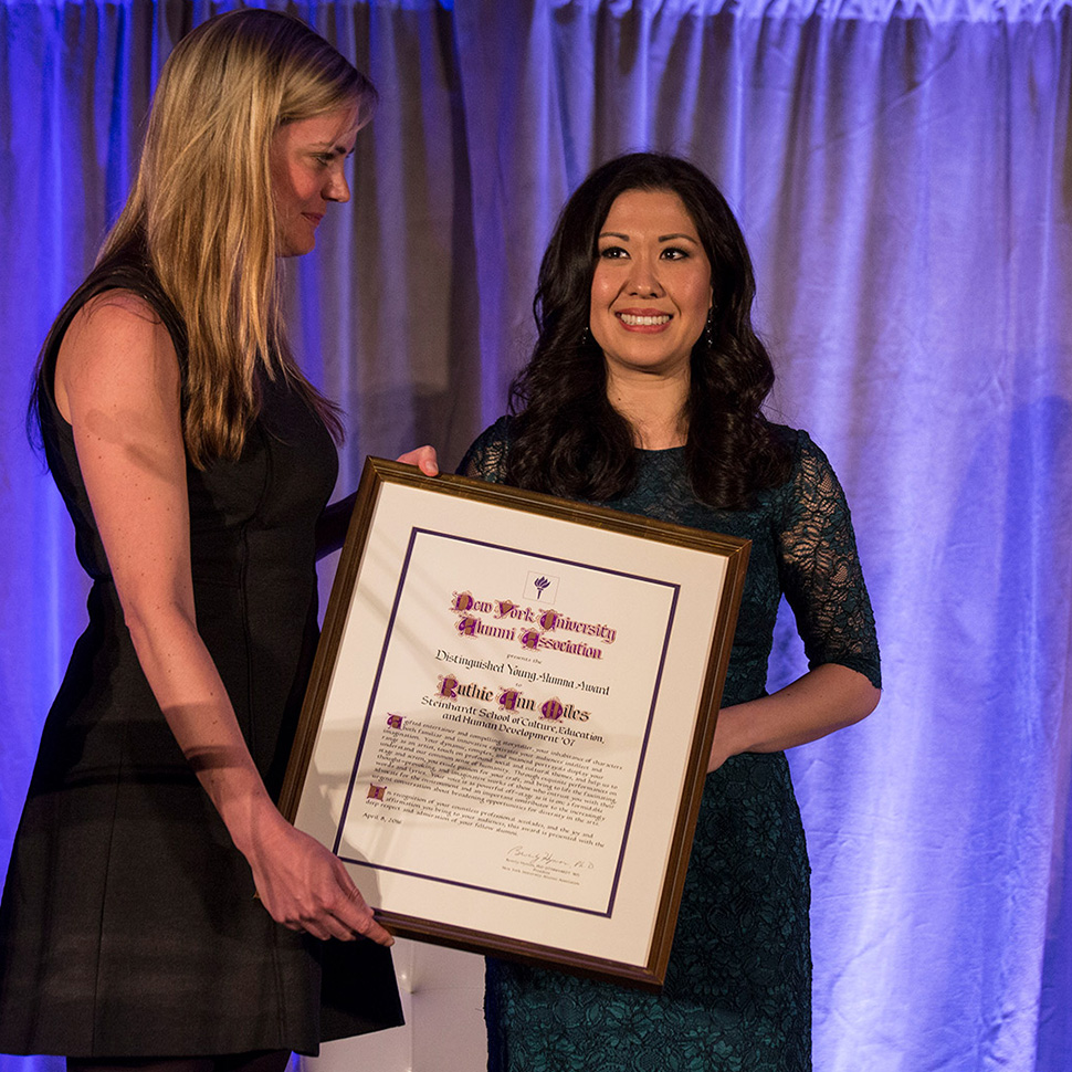 Ruthie Ann Miles (STEINHARDT ’07) accepting award