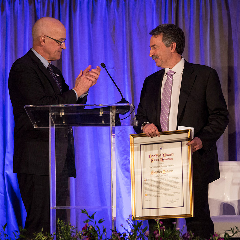 Jonathan Mechanic (LAW '77) accepting award